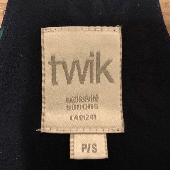 Navy Racerback Tank with Purple Floral Pattern - Picture 4 of 6